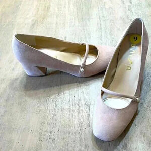 Unisa light pink suede heels, size 9